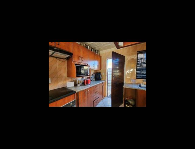 3 BEDROOM HOUSE FOR SALE IN THE ORCHARDS